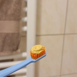 Dentifrice blanchissant au curcuma