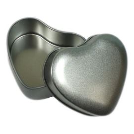 Boîte en aluminium en forme de cœur avec couvercle argenté, approx. 80 ml