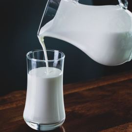 Lait aigre avec la culture BIFI