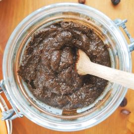 Exfoliant nourrissant à la vanille et au macadamia pour la douche - Café épicé