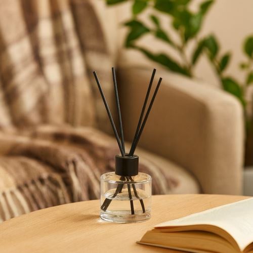 Parfum d'ambiance : comment fabriquer un diffuseur et pourquoi choisir les flacons en